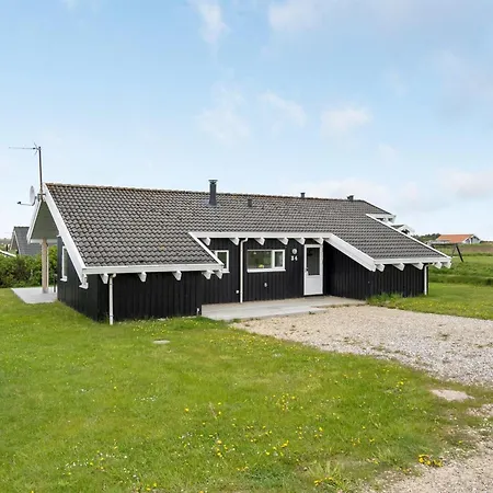 Hilkka - 500m From The Sea By Interhome